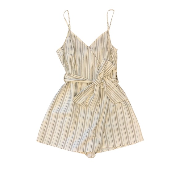 NWT Socialite Stripe Tie Waist Linen Romper SMALL lq171 - Picture 2 of 8